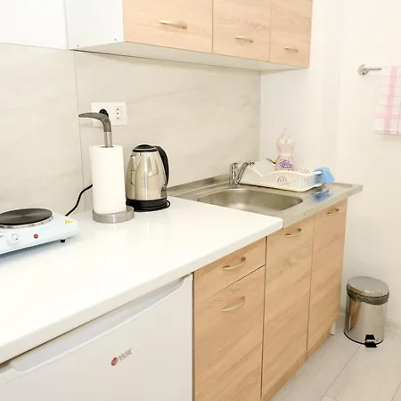 Leo Apartment